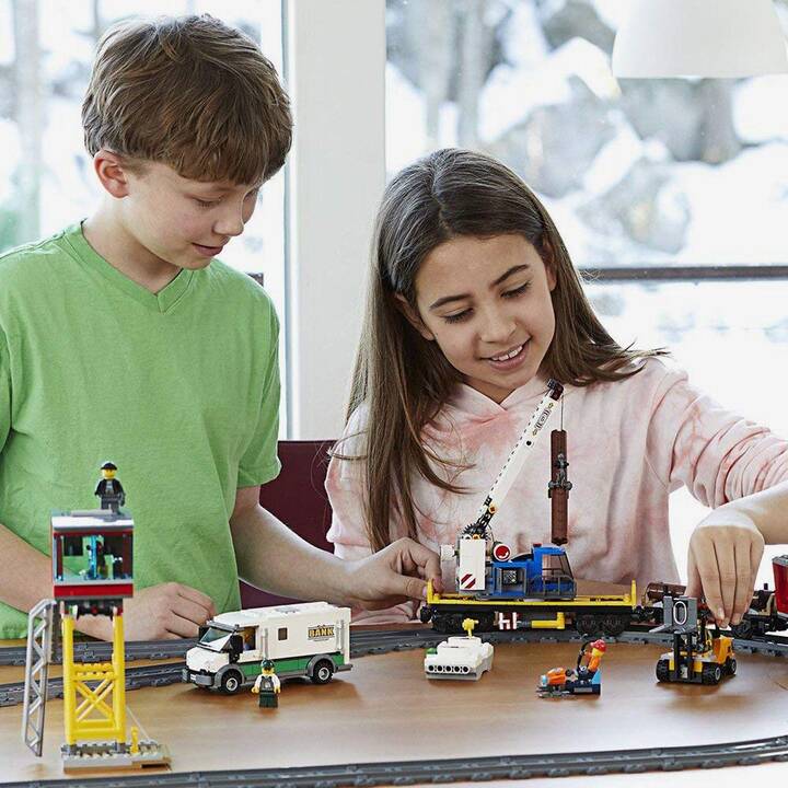 LEGO City Le train de marchandises télécommandé (60198)