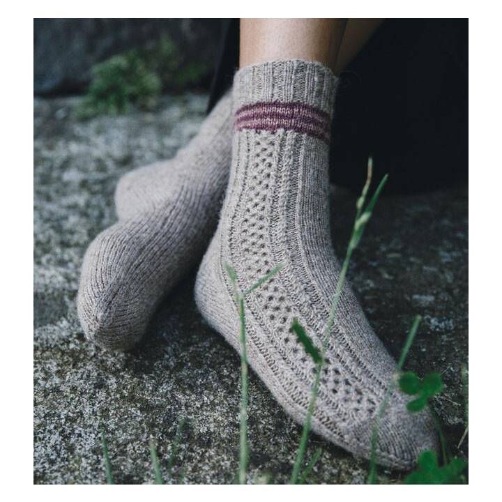 52 Wochen Socken stricken. Die schönsten Stricksocken internationaler Designerinnen des Laine Magazines