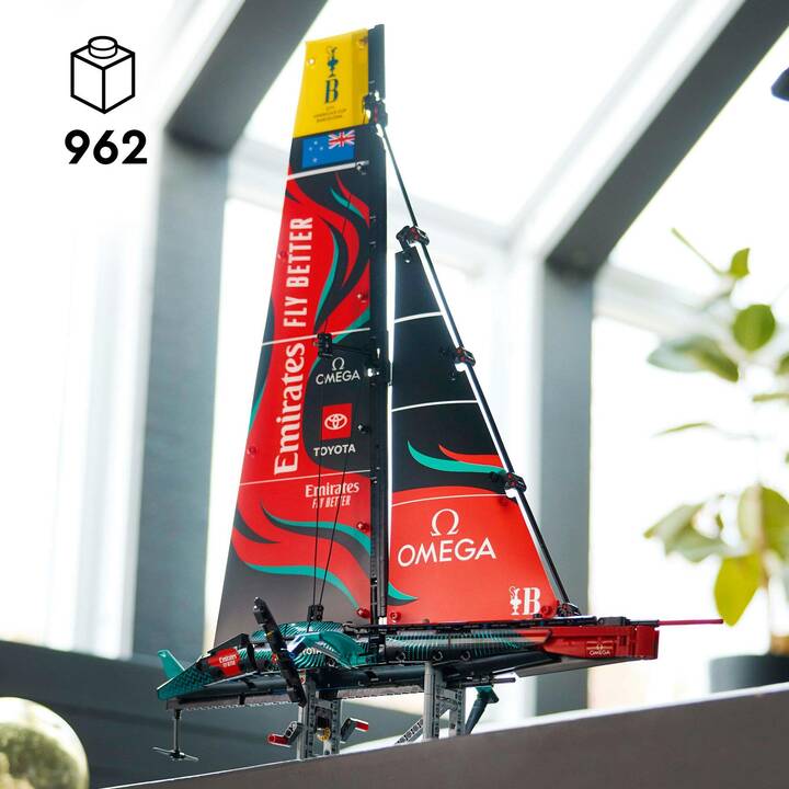LEGO Technic Yacht Emirates Team New Zealand AC75 (42174)